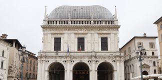 Stagione numero undici al via: il saluto in Loggia ai tucani