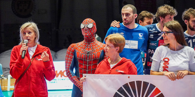 Admo_e_Spiderman_scendono_in_campo