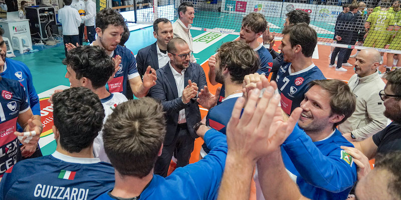 Belluno_Volley_in_festa_dopo_il_successo_su_Acqui