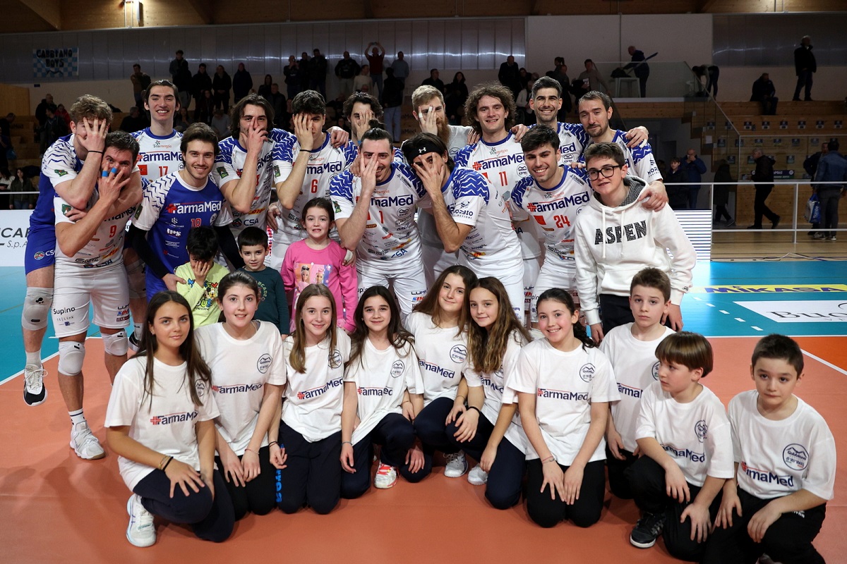 La Gabbiano Farmamed festeggia a fine partita (ph Gatto)