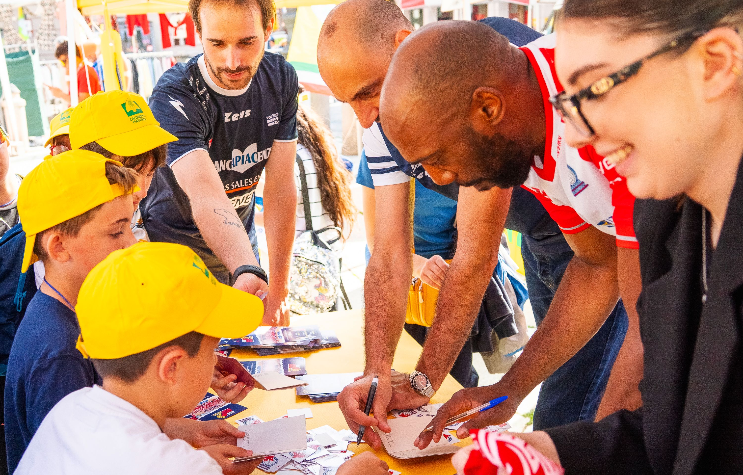 Volley_Piacenza_Foto_Piazza_Simon_Fei_Autografi2_28-05-2025