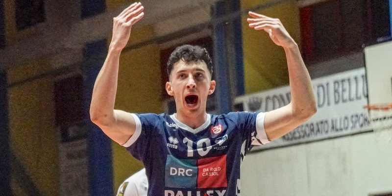 Gonzalo_Martinez_saluta_Belluno