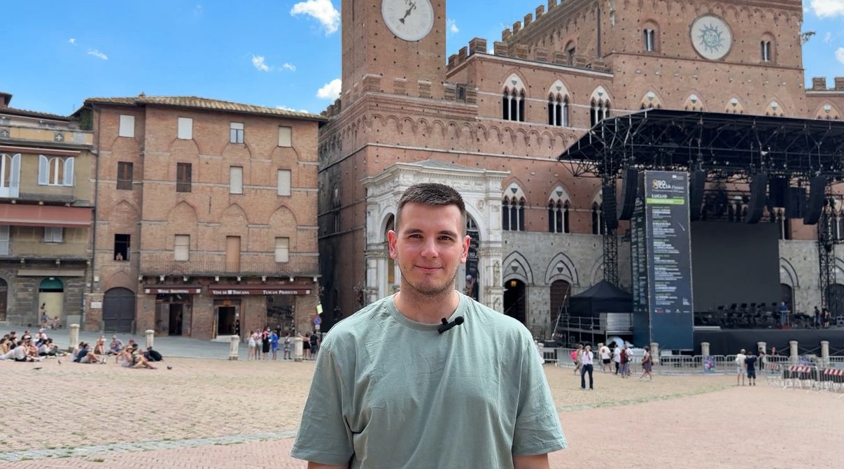 Alessandro Piccinelli in Piazza del Campo