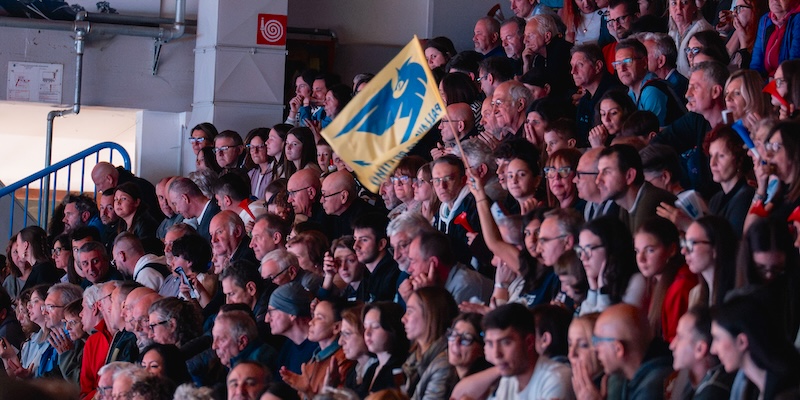 Pubblico_da_record_alla_VHV_Arena