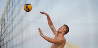 La Yuasa sbarca in spiaggia: spettacolo a Lido di Fermo