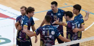 Nel primo test stagionale Ravenna divide i set con Siena (2-2)