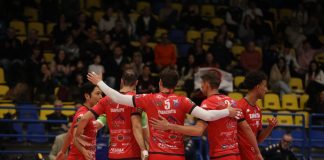 Battaglia al PalaFiom, vince Siena 3-1