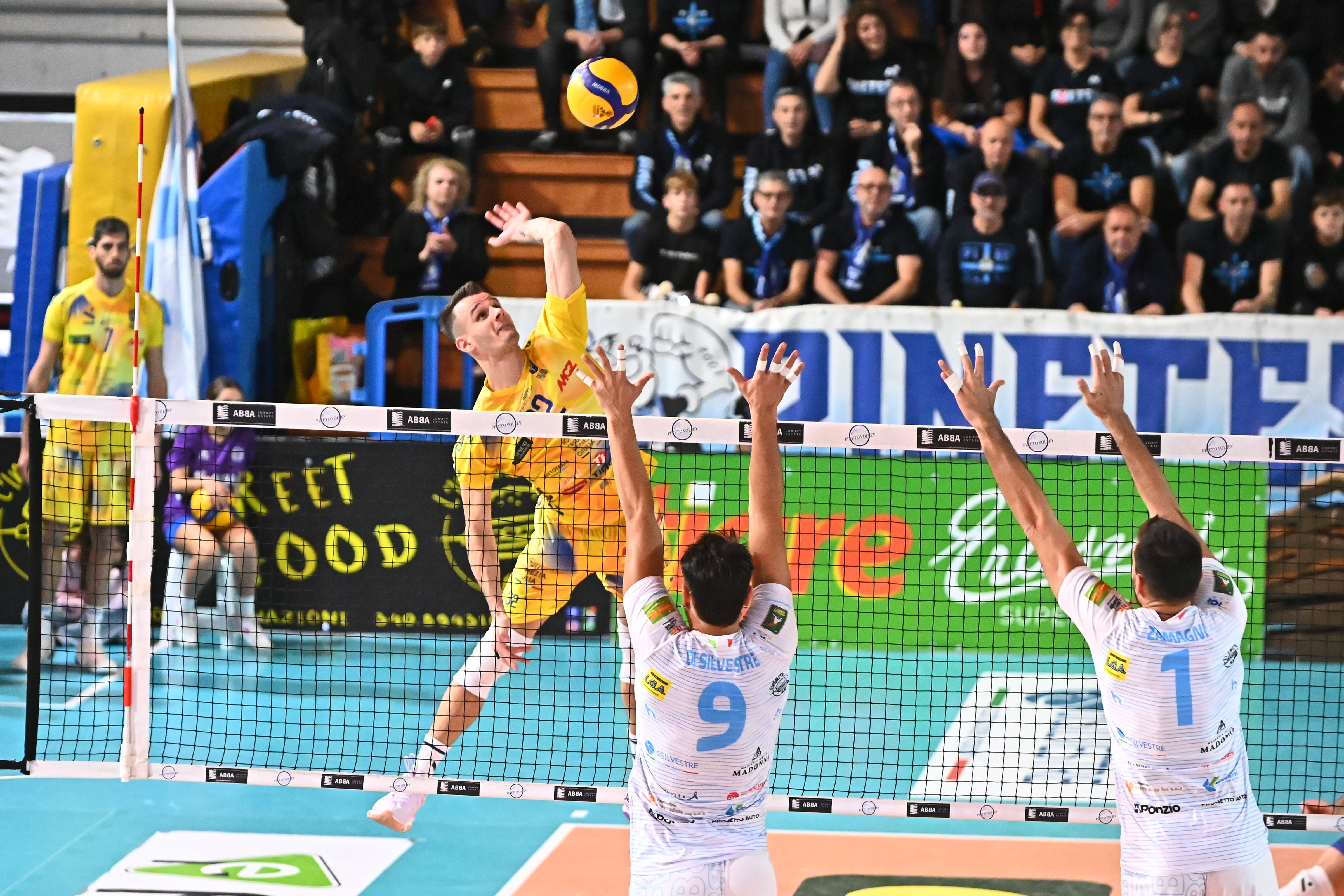 Abba Pineto Volley v Tinet Prata di Pordenone - Serie A2 CREDEM BANCA