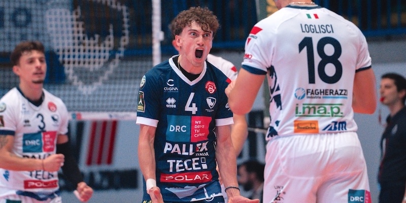 Hoffer_nel_derby_con_la_Personal_Time