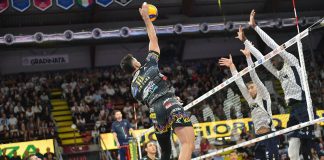 Il big match con Verona si decide all’ultimo tuffo! La Sir cede 2-3