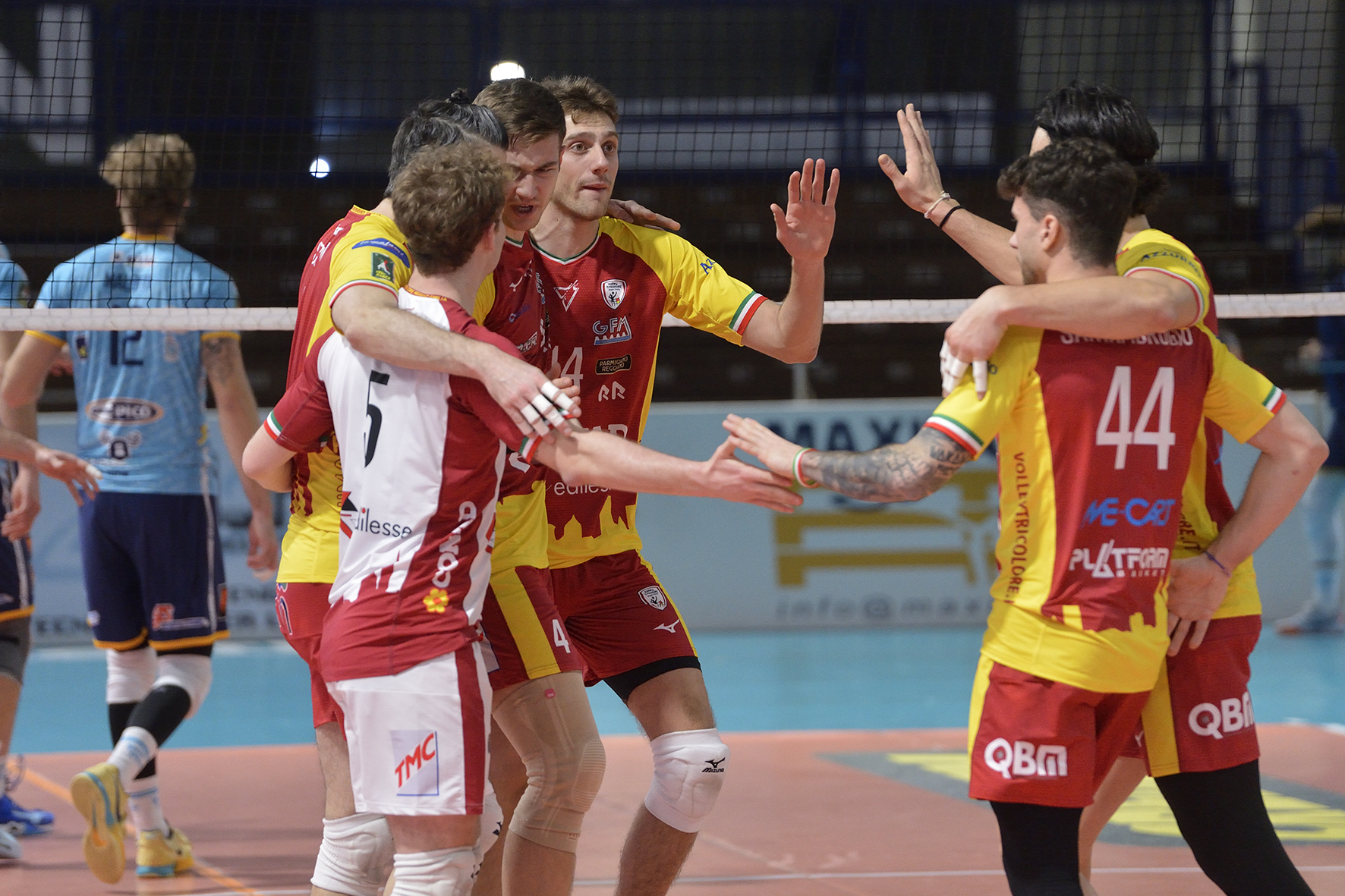 momenti di esultanza nella partita contro mirandola