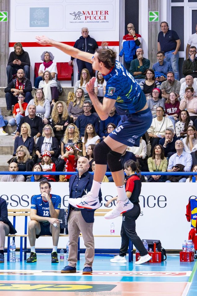 Federico Roberti in battuta contro Siena