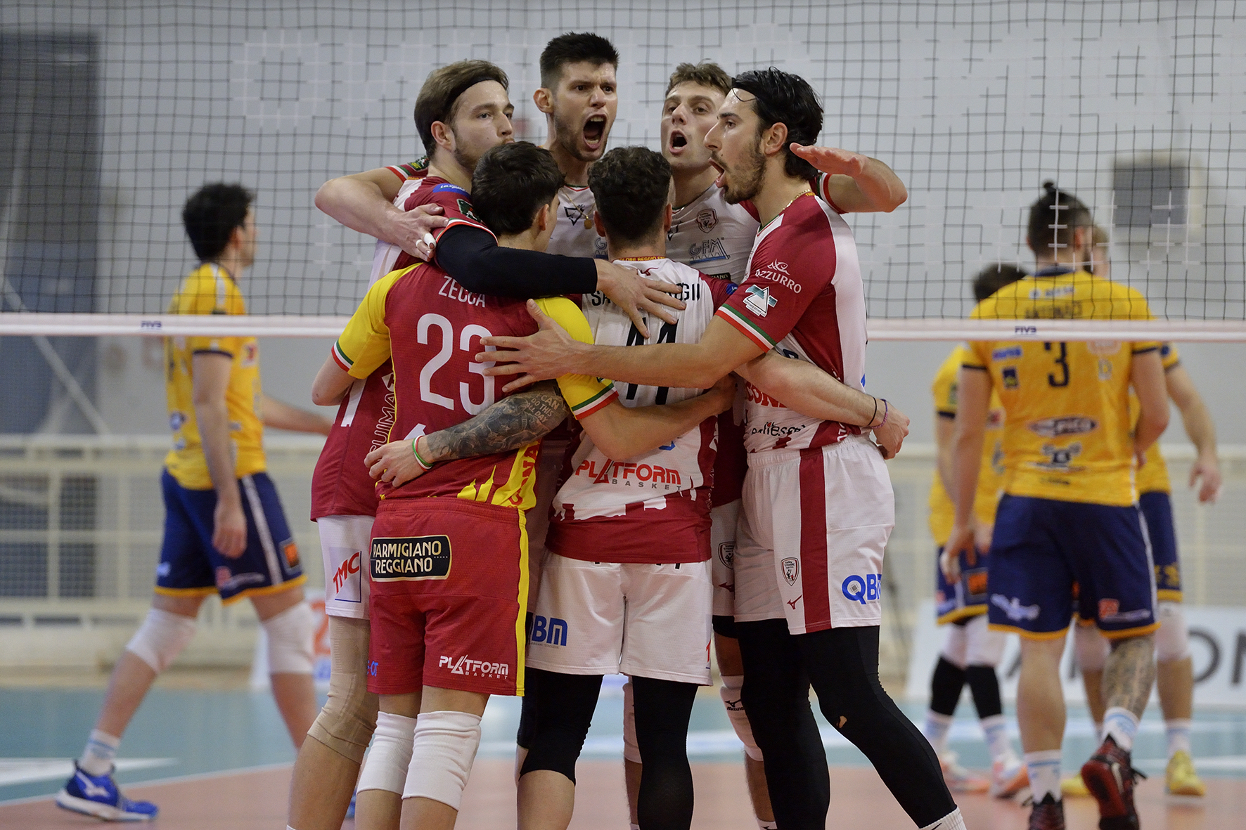 esultanza della squadra dopo un punto segnato