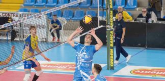 Anche il palleggiatore Jacopo Biffi saluta l’Altotevere