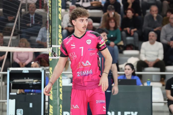 Giacomo Brondolo rinnova e torna in posto quattro