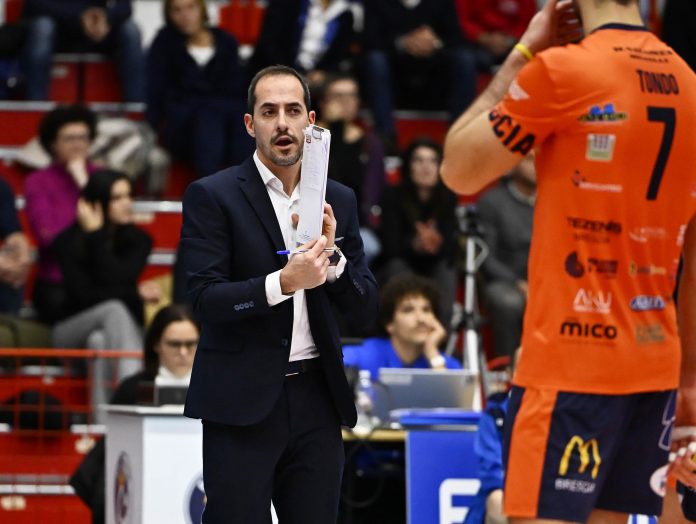 Simone Tiberti confermato secondo allenatore dei biancoblù